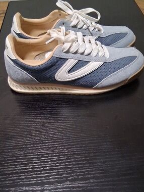 Tretorn Two-Tone Light Blue and Navy Retro Sneakers